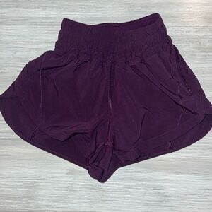 Lulu Lemon Hotty hot high rise lined shorts